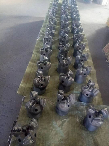 碳化钨烧结胎体钻头